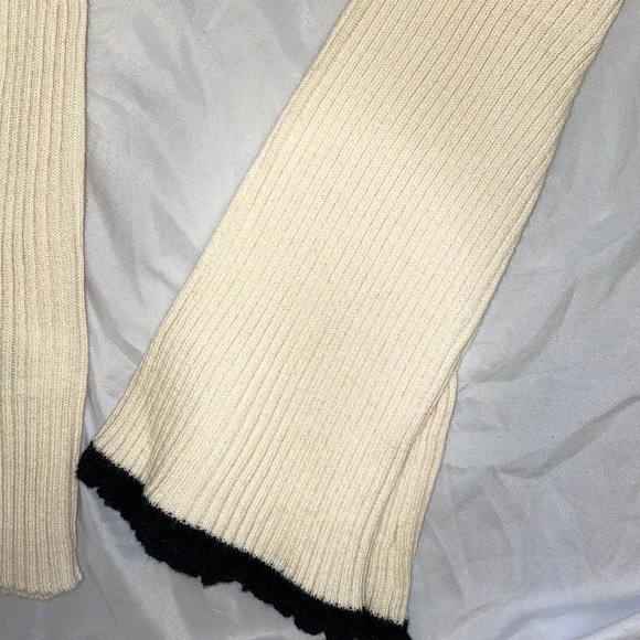 Cream Aeropostale bell sleeve top - Picture 3 of 8